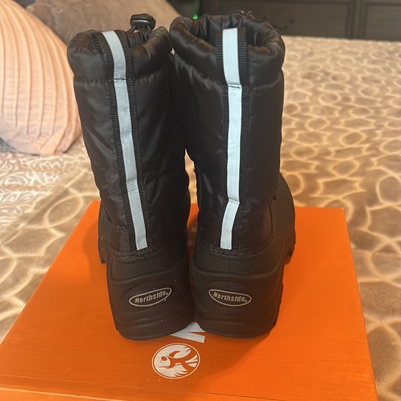 Kids Northside snow Boots size 12 - Picture 3 of 8
